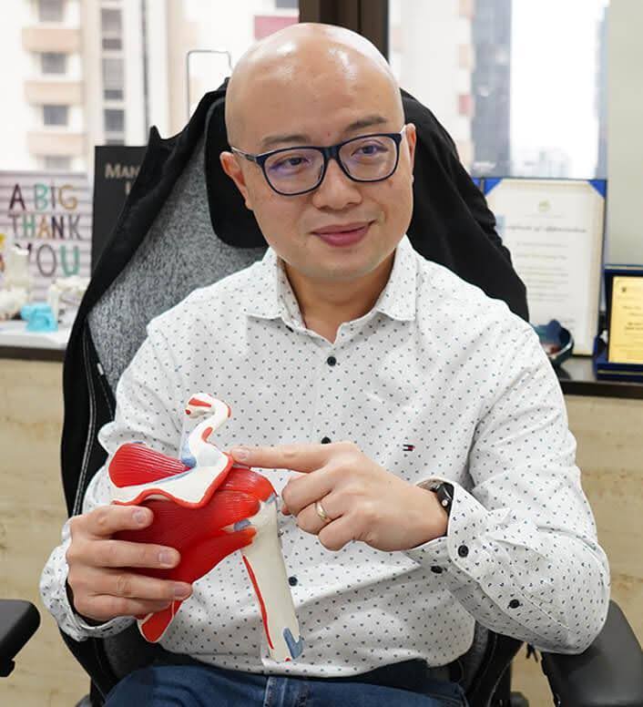 Dr James Tan
